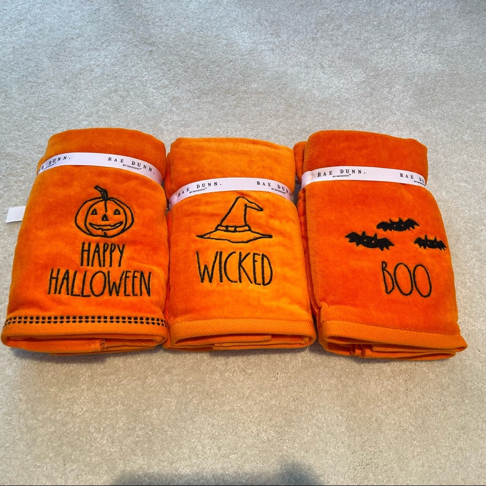 Set of 3 - NWT Rae Dunn Halloween Hand Towels (6 total!)